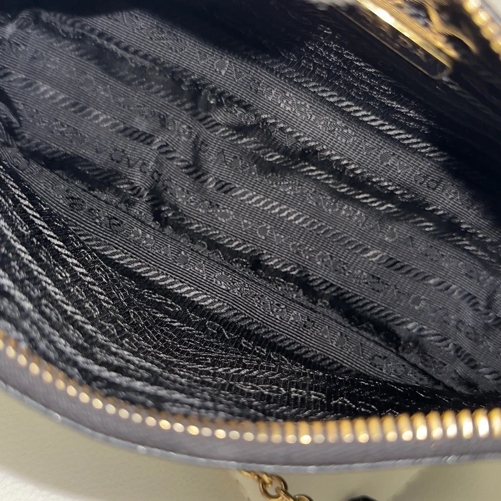 💥Prada Reedition Bag 💼 - Picture 7 of 15